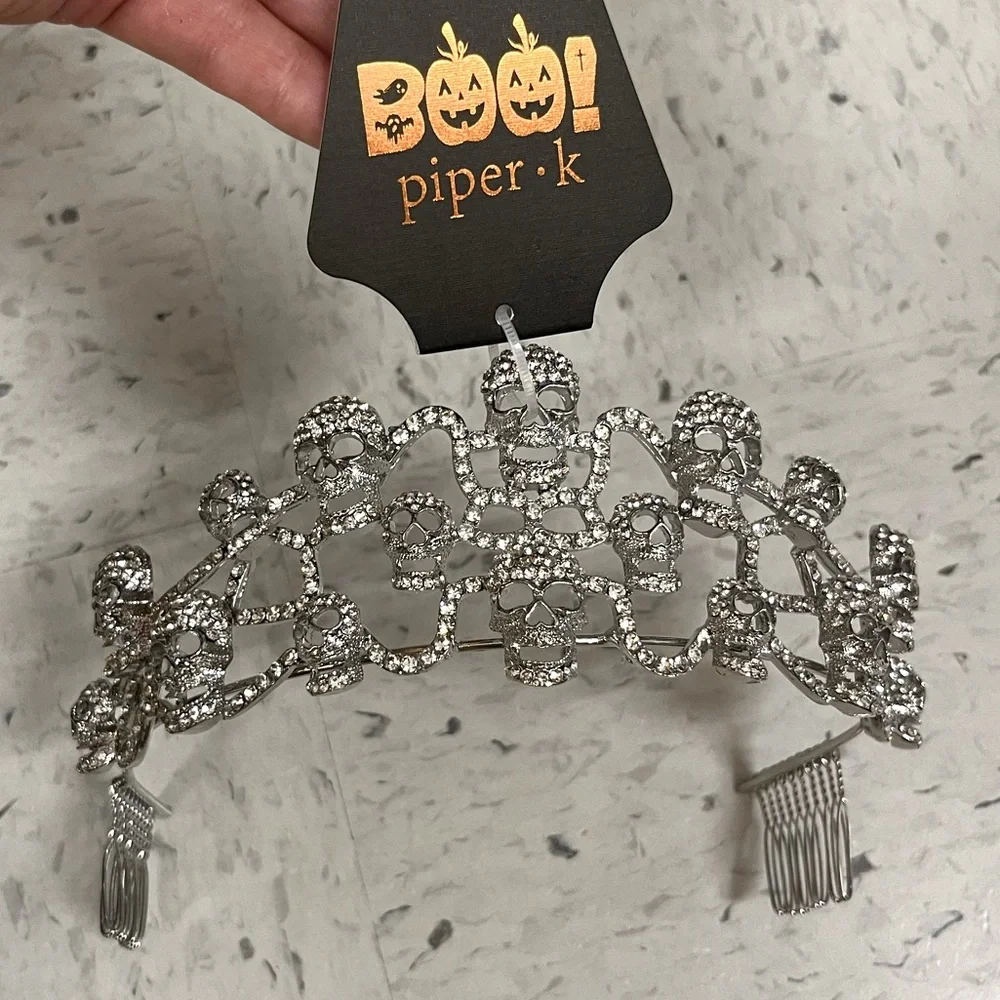 NWT 💎💀💎 PIPER k crystals embroidered skulls tiara crown